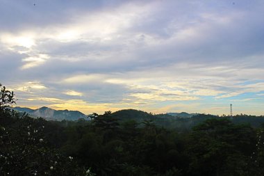 Dağların güzel manzarası