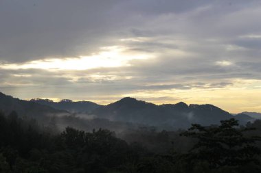 Dağların güzel manzarası