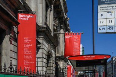 LONDON, İngiltere - 29 Nisan 2025: Kraliyet Sanat Akademisi (RA)