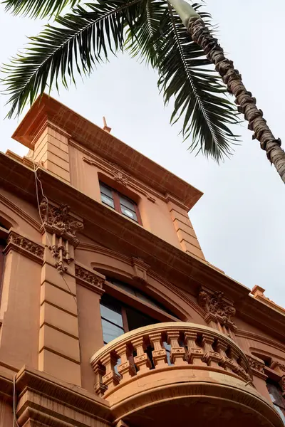 SANTA CRUZ DE TENERIFE, CANARY Adaları - C. Suarez Guerra ve Calle el Pilar 'ın köşesindeki İllüzyonlar Müzesi' nin (Museo de las Ilusiones) inşaatı hakkında FEBRUARY 01, 202 Mimari ayrıntı 