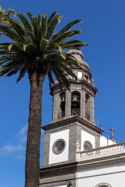 LA LAGUNA, CANARY Adaları - FEBRUARY 07, 2025: Katedralin çan kulesi (Katedral de San Cristobal de La Laguna) 