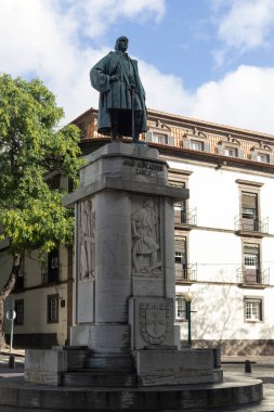FUNCHAL, MADEIRA - 10 Şubat 2025: Ünlü Portekizli kaşif Joao Goncalves Zarco 'nun Avenida Arriaga' daki heykeli