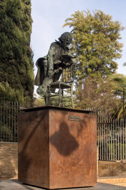 SEVILLE, İspanya - 14 Mart 2016: Mozart 'ın Maestranza yakınlarındaki anıtı