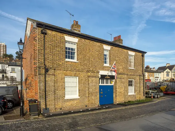 LEIGH-ON-SEA, ESSEX, İngiltere - 16 Şubat 2018: Old Leigh 'deki Eski Gümrük Dairesi