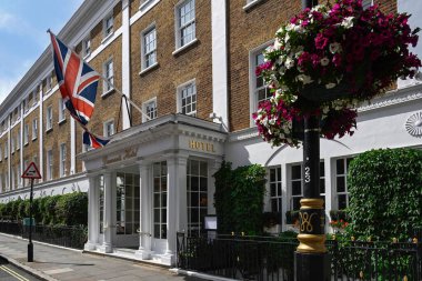 LONDON, İngiltere - 31 Mayıs 2025: George Street, Marylebone 'daki Durrants Hotel' in dışı