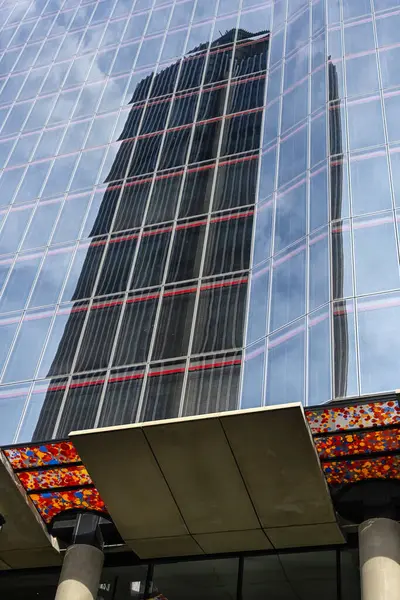 LONDON, İngiltere - 31 Mayıs 2025: Londra şehrindeki 22 Bishopsgate binasında 42.