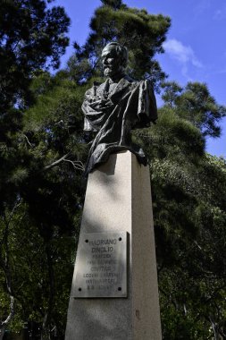 VALLETTA, MALTA - 18 Nisan 2025: Sir Adrian Dingli 'nin Maglio Gardens' taki (Gnien tal-Maglio)
