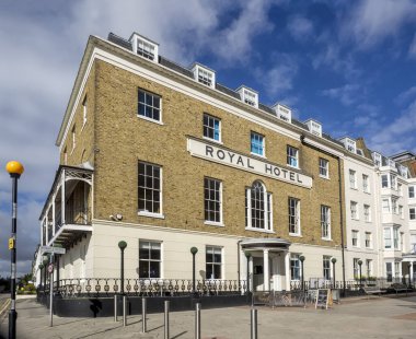 SOUTHEND-ON-SEA, ESSEX, İngiltere - 29 Mart 2018: Royal Hotel 'in dış görünümü, 1791 tarihli bir Gürcistan binası