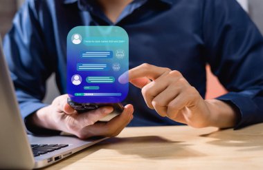 AI Chatbot Akıllı Dijital Müşteri Hizmetleri Uygulaması Mobil uygulamaları yapay zeka kullanır. Chatbot müşterilere yardım etmek için otomatik olarak mesajlara cevap verir.