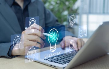 İş adamı eğitim teknolojisinde yapay zekayı beceri geliştirmek, fikirler üretmek ve e-kitaplar yaratmak için kullanıyor. Yapay Zeka kavramı öğrenme, bilgi büyümesi ve eğitim hedeflerinde başarı sağladı..