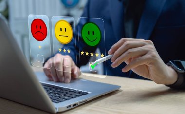 Müşteri memnuniyeti anketi konsepti online başvuru yoluyla iş hizmeti deneyimi derecelendirmesi, hizmet kalitesinin değerlendirilmesi ve iş itibarının derecelendirilmesi.