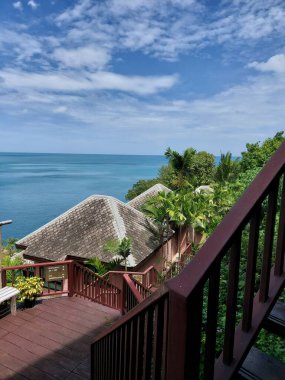 Deniz manzarası ve kumsal.