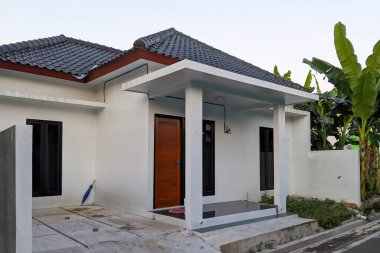 Modern minimalist ev cephesi farklı açılardan