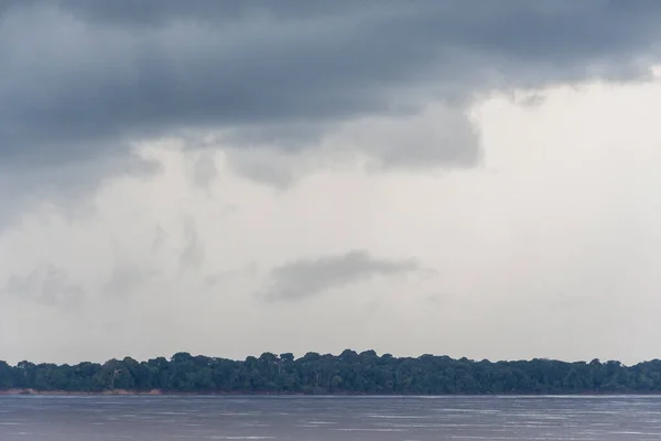 Prachtig Uitzicht Zware Regenwolken Rivier Negro Anavilhanas Amazonas Brazilië — Stockfoto