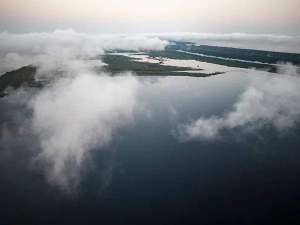 Hermosa Vista Aérea Selva Amazónica Verde Nubes Islas Río Archipiélago — Foto de Stock