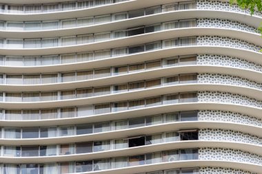 Belo Horizonte, Minas Gerais, Brezilya 'daki dalgalı modern mimari binasının güzel manzarası