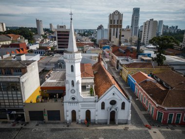 Curitiba, Paran, Brezilya 'daki tarihi şehir binalarının güzel hava manzarası.