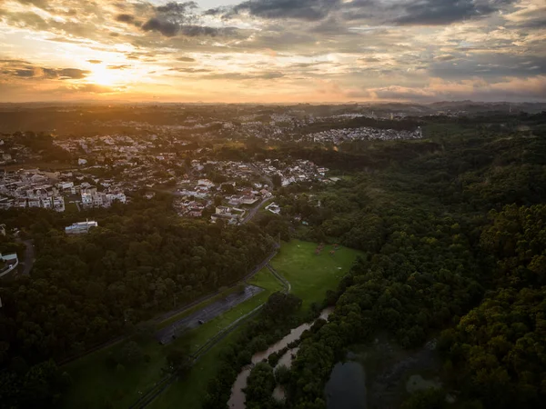Krásný Letecký Výhled Zelené Parky Městské Budovy Curitibě Paran Brazílie — Stock fotografie