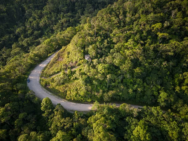 Hermosa Vista Aérea Giro Brusco Carretera Las Montañas Selva Verde —  Fotos de Stock