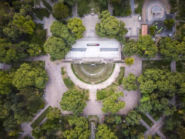 Mendoza, Arjantin 'deki yeşil halk meydanına güzel bir hava manzarası