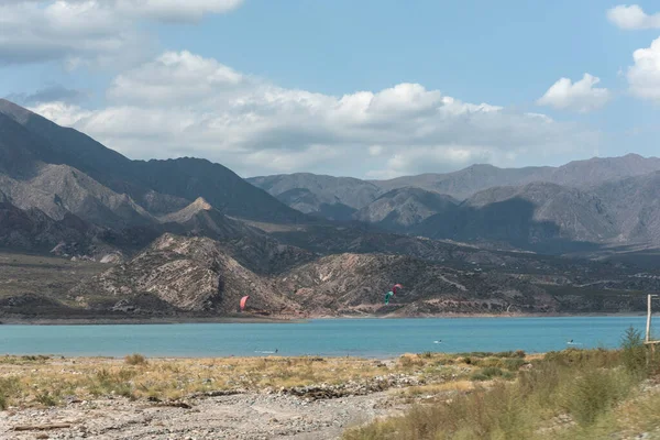 Arjantin Mendoza Yakınlarındaki Dağları Ndaki Mavi Göle Güzel Bir Manzara — Stok fotoğraf