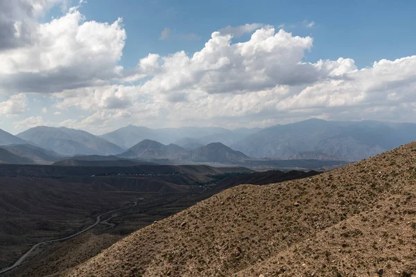 Prachtig Uitzicht Woestijnvelden Andes Berglandschap Buurt Van Mendoza Argentinië — Stockfoto