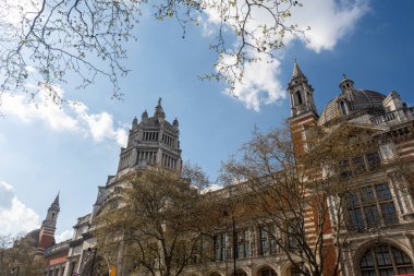 Victoria ve Albert Müzesi 'nin güzel manzarası. Londra, İngiltere' deki tarihi bina.