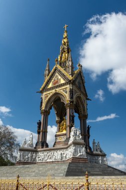 Kensington Bahçeleri 'ndeki Albert Anıtı' nın güzel manzarası, Londra, İngiltere, İngiltere.