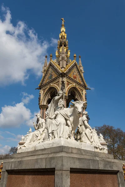 Hermosa Vista Monumento Albert Memorial Kensington Gardens Londres Central Inglaterra —  Fotos de Stock