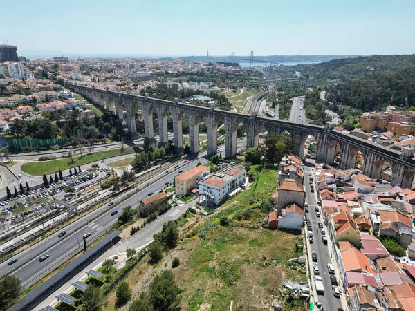 Piękny Widok Lotu Ptaka Zabytkowy Akwedukt Centrum Lizbony Portugalia — Zdjęcie stockowe