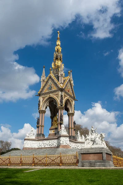 Hermosa Vista Monumento Albert Memorial Kensington Gardens Londres Central Inglaterra — Foto de Stock