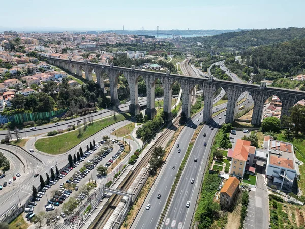葡萄牙里斯本市中心古老的历史性渡槽的美丽的空中景观 — 图库照片