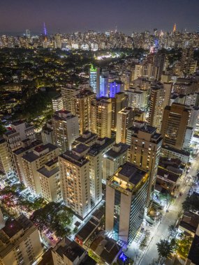 Brezilya 'nın So Paulo kentindeki yoğun yerleşim alanı ve şehir binalarının güzel manzarası