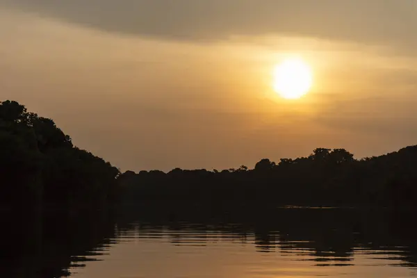 Krásný Západ Slunce Lodi Řece Negro Amazonky Brazílie — Stock fotografie