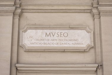 Santiago, Şili 'deki tarihi Şili Öncesi Sanat Müzesine güzel bir manzara