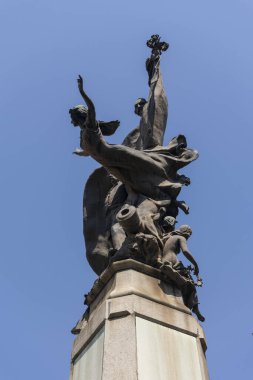 Brezilya, Rio de Janeiro şehir merkezindeki Cinelandia Meydanı 'ndaki güzel heykel anıtına bakın.