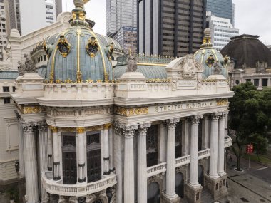 Brezilya 'nın Rio de Janeiro kentindeki tarihi belediye opera binasının güzel manzarası