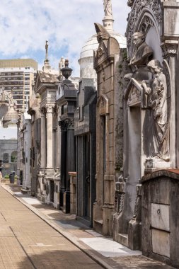 Buenos Aires, Arjantin 'deki Recoleta Mezarlığı' ndaki mezarlıklar ve anıtlar.