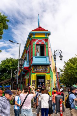 La Boca 'daki renkli Caminito binası, Buenos Aires, Arjantin