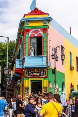La Boca 'daki renkli Caminito binası, Buenos Aires, Arjantin