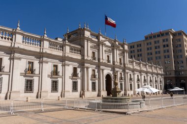 Santiago, Şili 'deki Başkanlık Sarayı cephesi