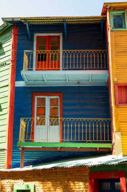 La Boca 'daki renkli Caminito binası, Buenos Aires, Arjantin