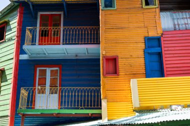 La Boca 'daki renkli Caminito binası, Buenos Aires, Arjantin