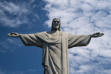 Corcovado Dağı, Rio de Janeiro, Brezilya 'da Kurtarıcı İsa' nın güzel manzarası