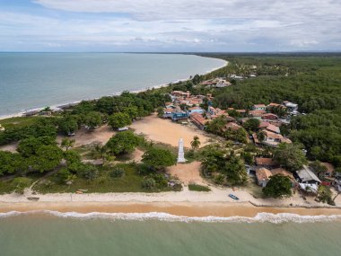 Küçük Ponta do Corumbau köyüne güzel bir hava manzarası, Güney Bahia, Brezilya