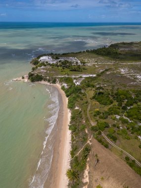 Cumuruxatiba, Güney Bahia, Brezilya 'daki vahşi kumsalın güzel hava manzarası