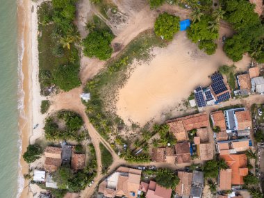 Küçük Ponta do Corumbau köyüne güzel bir hava manzarası, Güney Bahia, Brezilya