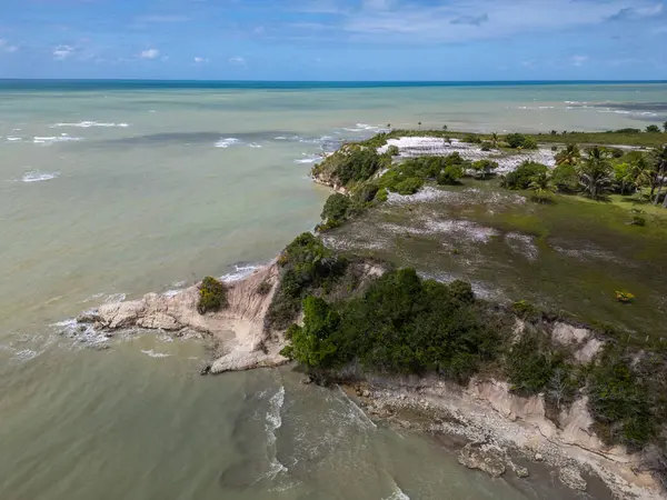 Cumuruxatiba, Güney Bahia, Brezilya 'daki vahşi kumsalın güzel hava manzarası