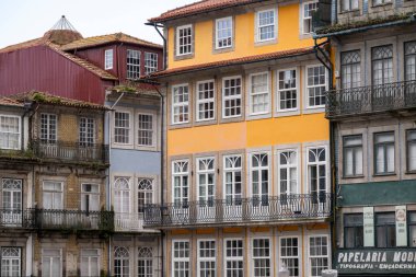 Porto, Portekiz 'deki eski tarihi binaların güzel manzarası