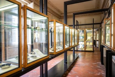 Queluz, Lizbon, Portekiz 'deki eski tarihi Queluz Sarayı binasının güzel manzarası.